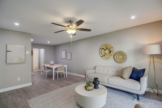 Interior Photo - THE POINTE - JUST RENOVATED! Luxurious Community, W/D In Unit