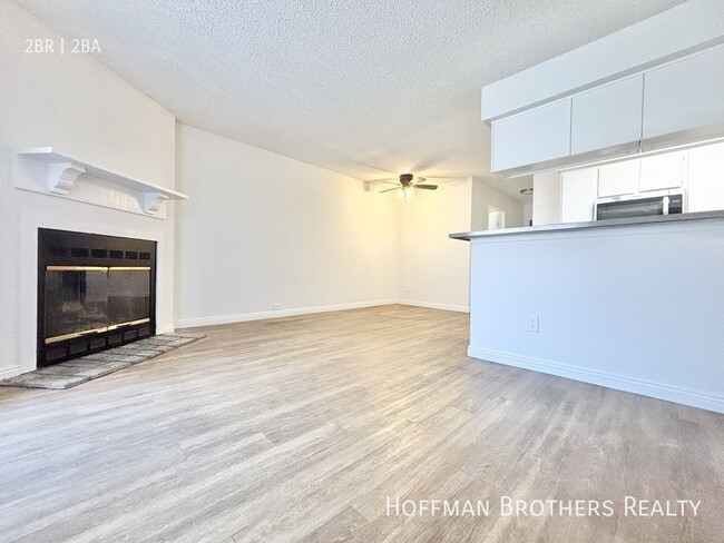 Building Photo - 10346 Commerce Ave