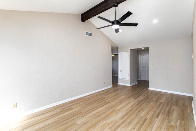 Building Photo - 9306 Adams Hill Dr