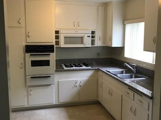 Foto del edificio - 4415 Ocean View Blvd