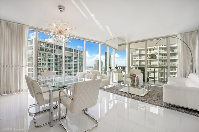 Building Photo - 495 Brickell Ave