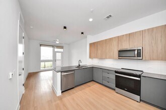 Building Photo - 2810 Riverby Rd