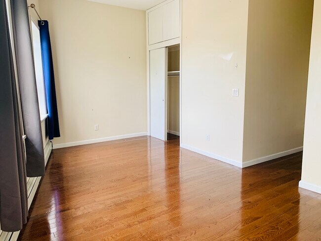 Building Photo - 1068 Flatbush Ave