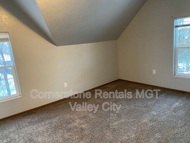 Foto del edificio - 642 2nd Ave NW