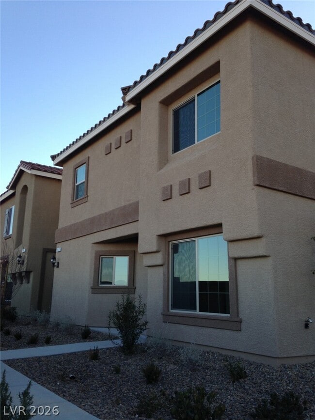 Building Photo - 9453 Alma Ridge Ave