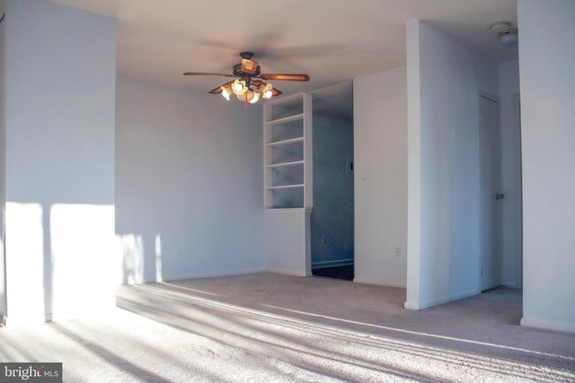 Building Photo - 130 Slade Ave