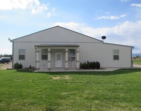 Building Photo - 3271-C-1/2 C 1/2 Rd