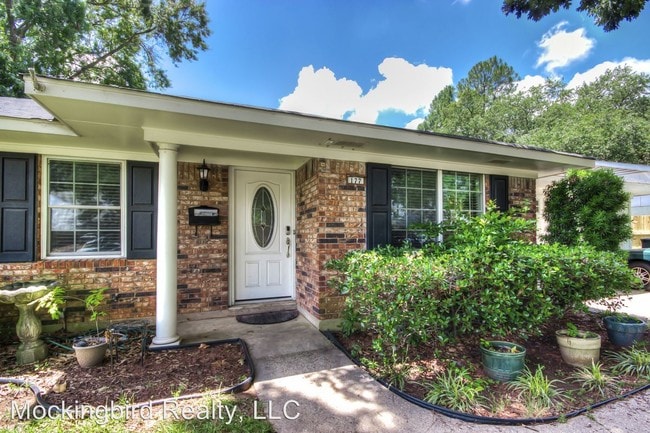 Building Photo - 177 Chelsea Dr