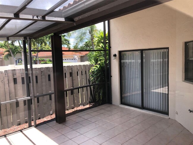 Foto del edificio - 9082 SW 112th Pl
