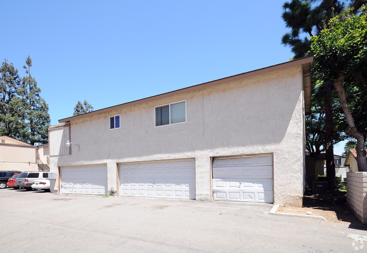 Building Photo - 313 Camarillo St