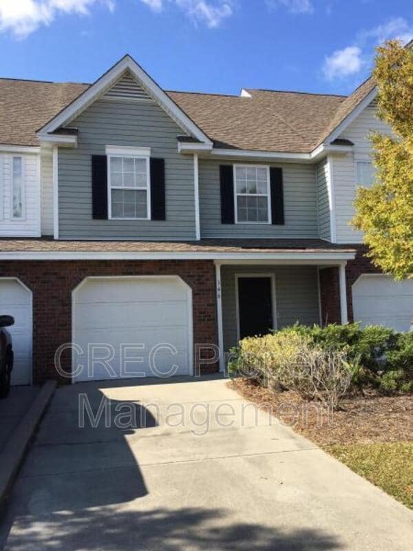 Foto principal - 146 Darcy Ave