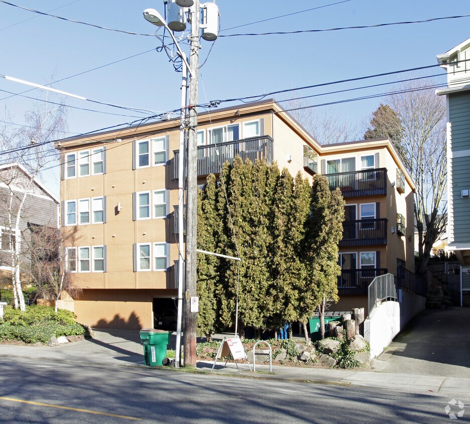 Building Photo - Toscane