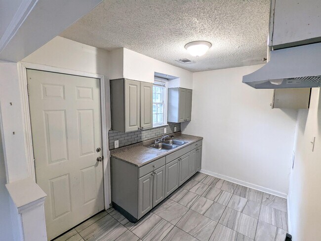 Foto del edificio - 3151 Kingston St