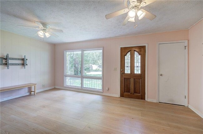 Building Photo - 113 Burton Dr