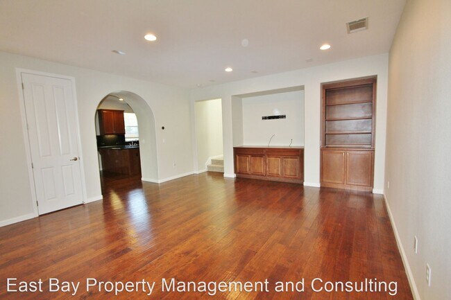 Building Photo - 4 br, 3.5 bath House - 4625 Malayan St.