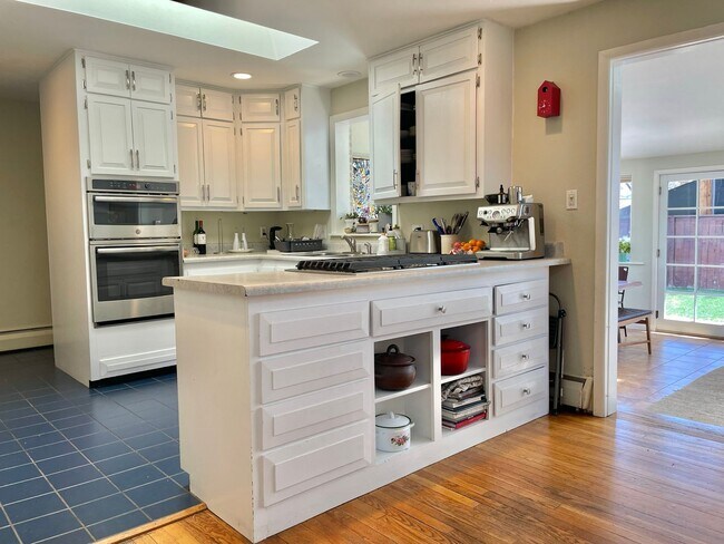 Building Photo - Must See Newly Remodeled North Boulder 5 bed/2.5 bath - Available August 7th!