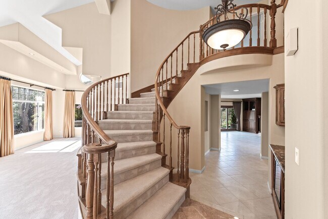 Foto del edificio - 2663 Yellowwood Dr