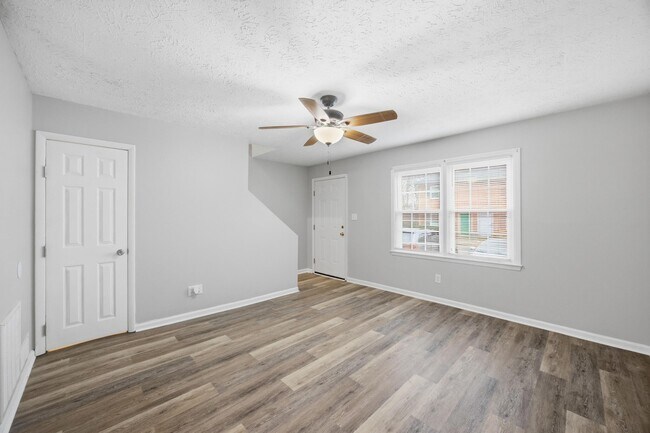 Foto del edificio - 305 Lake St