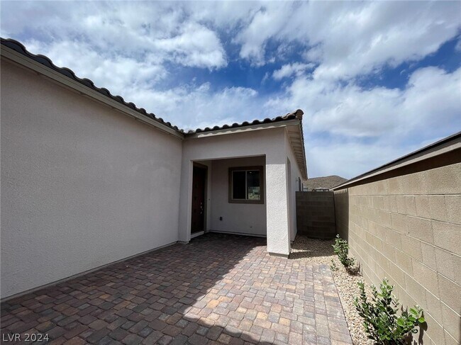 Building Photo - 11622 Hatchling Ave