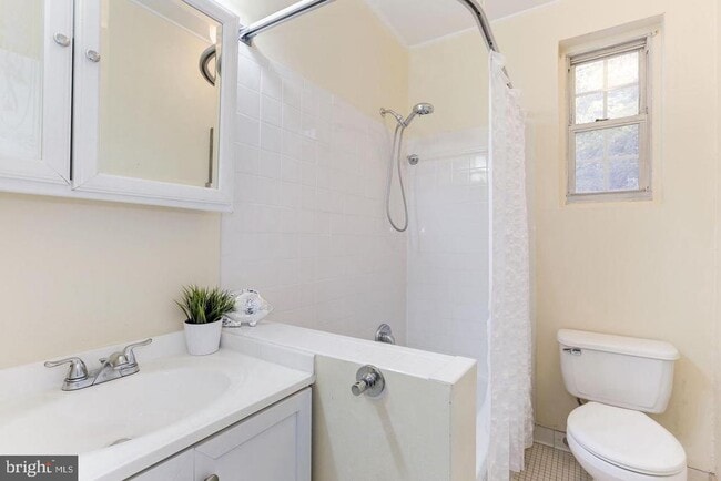 Building Photo - 3051 Idaho Ave NW