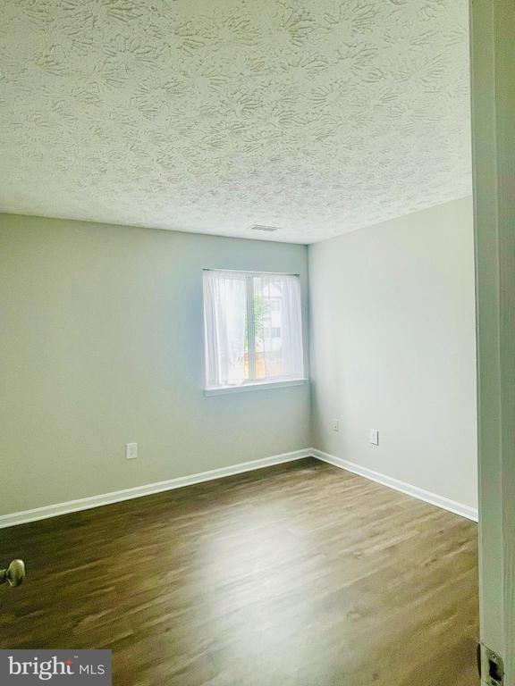 Building Photo - 2137 Wainwright Ct