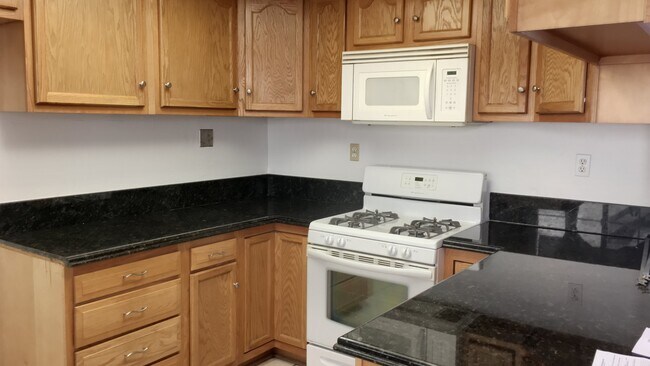 Foto del edificio - 11027 Slater Ave
