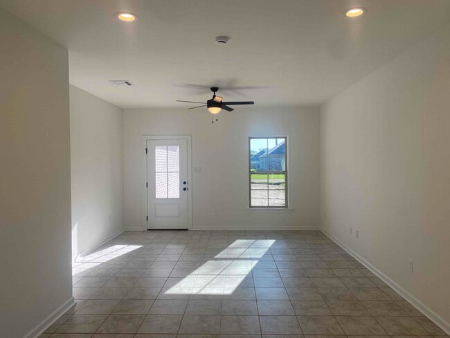 Building Photo - 44067 Parker Blvd