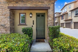 Building Photo - 118 Coral Rose