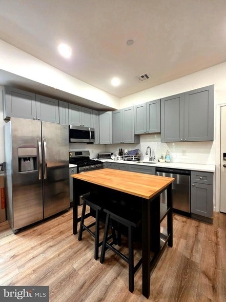 Building Photo - 742 S 4th St