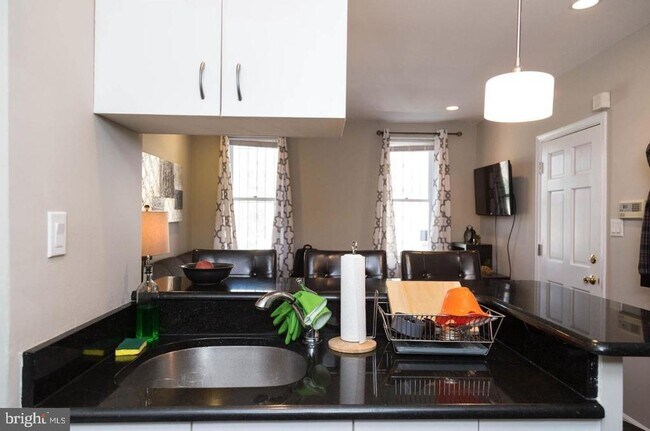 Foto del edificio - 1708 Catharine St