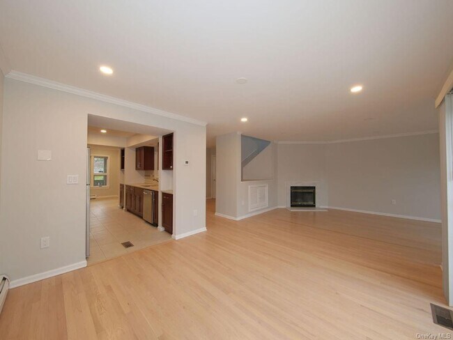 Building Photo - 43 Tulip Tree Ln