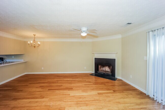 Foto del edificio - 5960 Hampton Ct