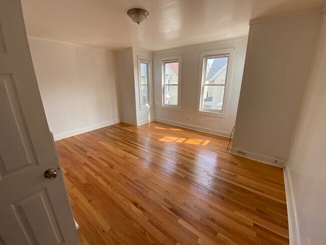 Building Photo - 7 Armstrong Pl