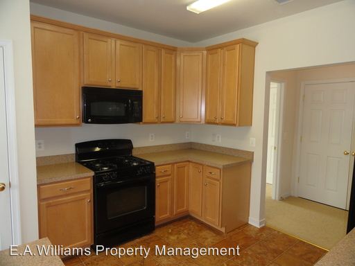 Building Photo - 1000 Westwood Village Way