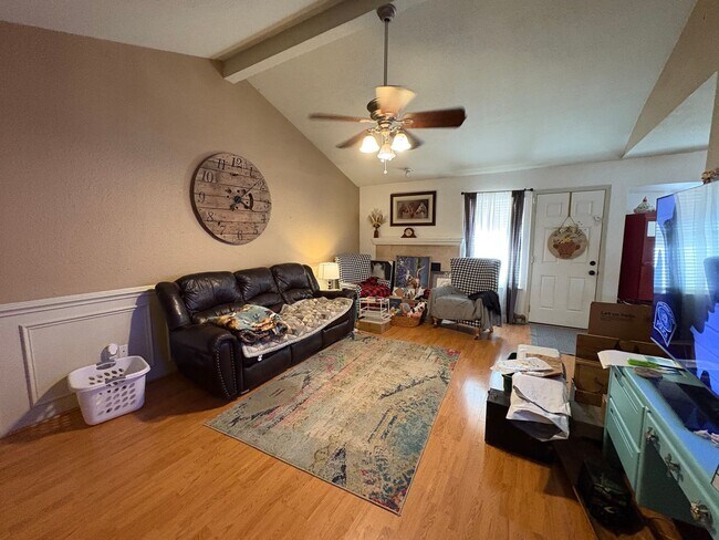 Building Photo - Great 3-bed 2-bath Home Birdville ISD *New...