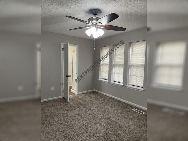 Building Photo - 3 Havenwood Ln