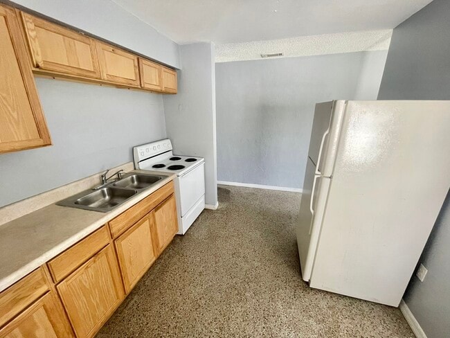 Photo - 4615 Edgewater Dr (Orlando, FL) Townhome