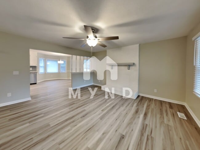 Building Photo - 1002 Meadowbrook Dr