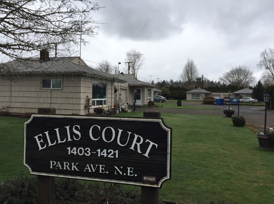 Primary Photo - Ellis Court Apartments