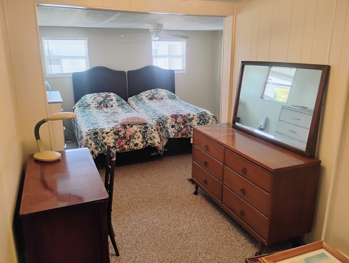 Building Photo - 37112 Sandra Ave