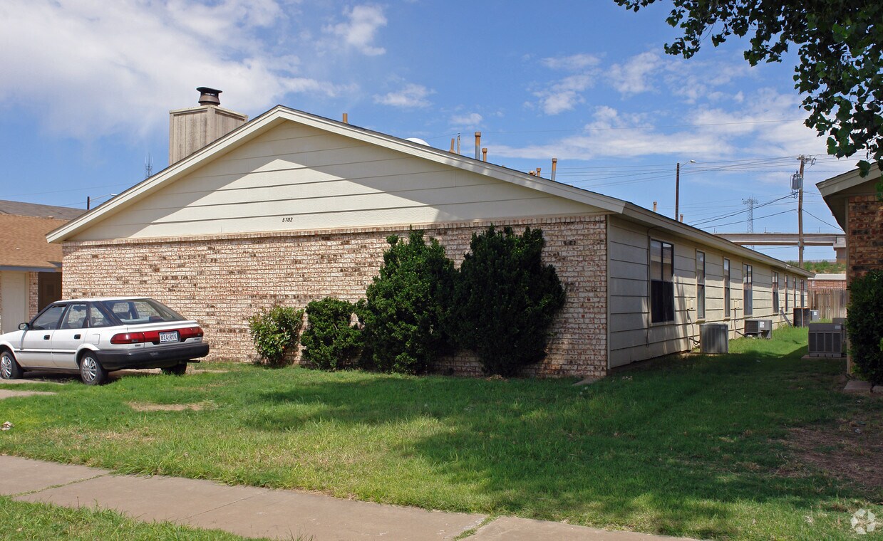 Foto del edificio - 5702 Brownfield Dr