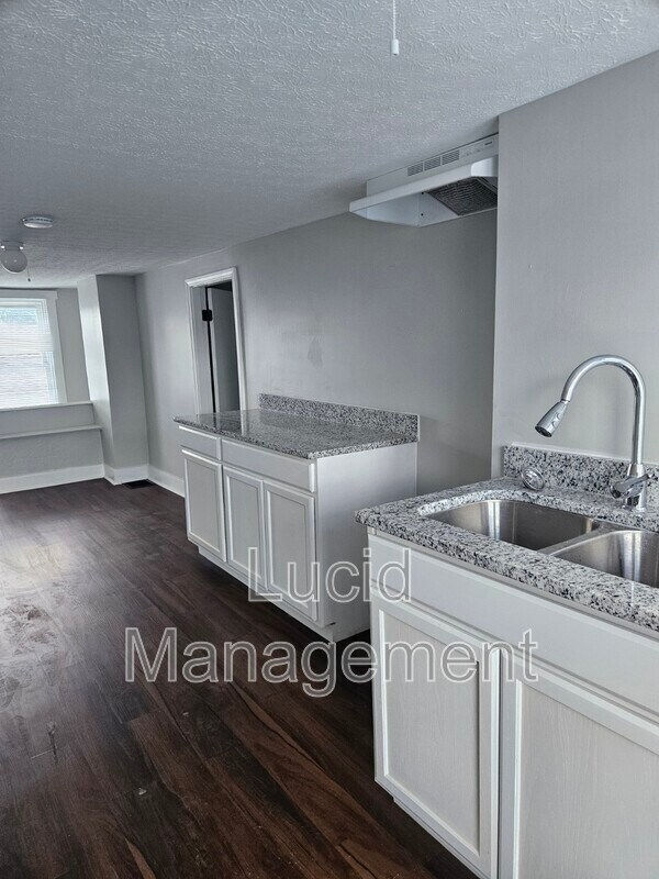 Foto del edificio - 1210 Longfield Ave