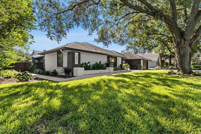 Building Photo - 10911 Victoria Arbor Way