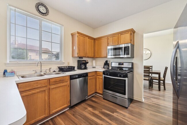 Foto del edificio - 1915 Carrier Cir