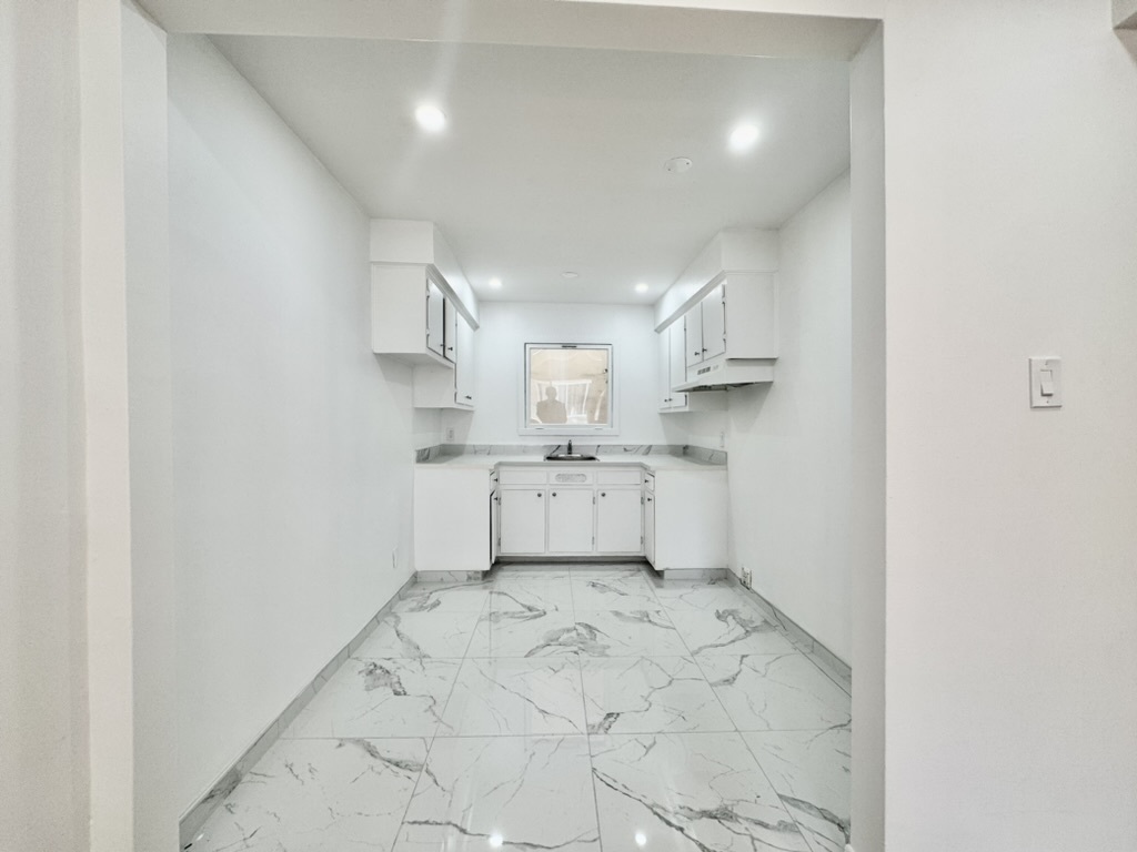 Primary Photo - 2520 Rue Sicard