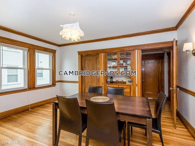 Building Photo - 4 br, 2 bath - 54 Matignon Rd