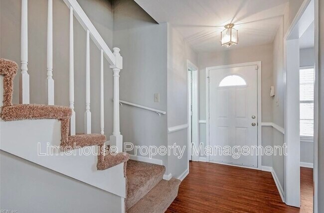 Building Photo - 437 Greenview Dr