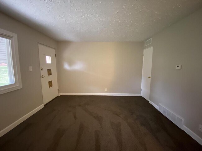 Building Photo - 209 Dalepark Drive Unit #05