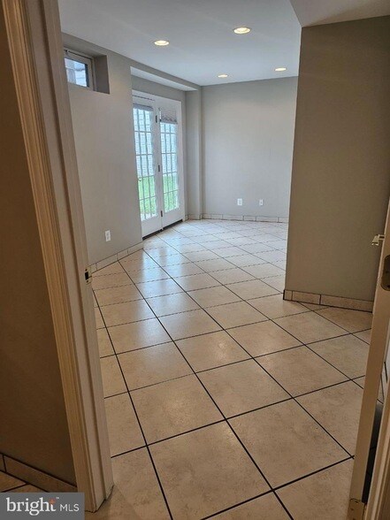 Building Photo - 19028 Noble Oak Dr