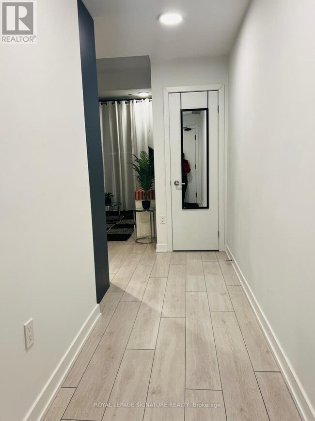 Building Photo - 1608 Charles St